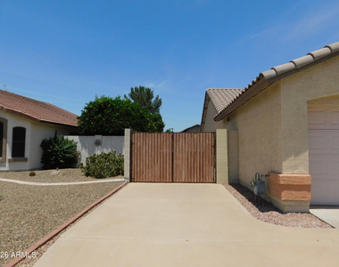 2430 E Fairview Street - Photo Thumbnail 20
