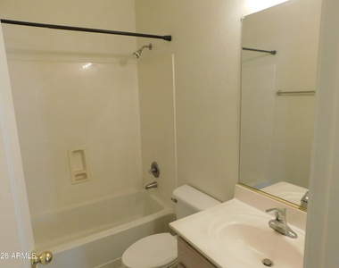 2430 E Fairview Street - Photo Thumbnail 14