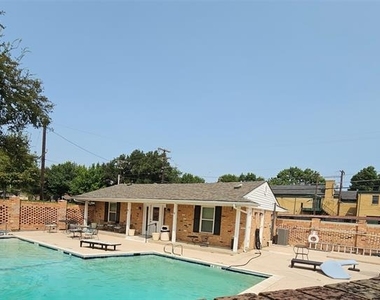 6033 Sandhurst Lane - Photo Thumbnail 31