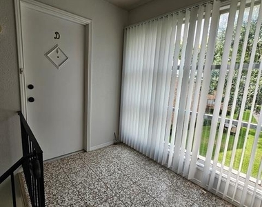 6033 Sandhurst Lane - Photo Thumbnail 2