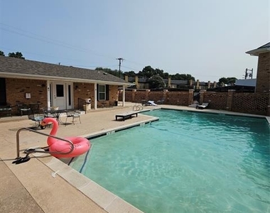 6033 Sandhurst Lane - Photo Thumbnail 30