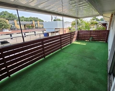 6033 Sandhurst Lane - Photo Thumbnail 9