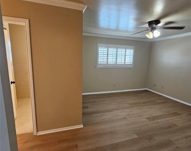 6033 Sandhurst Lane - Photo Thumbnail 25