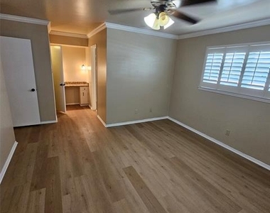 6033 Sandhurst Lane - Photo Thumbnail 28