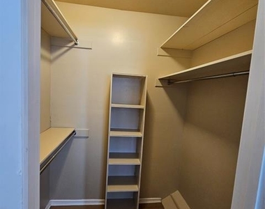 6033 Sandhurst Lane - Photo Thumbnail 27