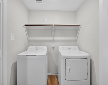 1818 Potomac Lane - Photo Thumbnail 17