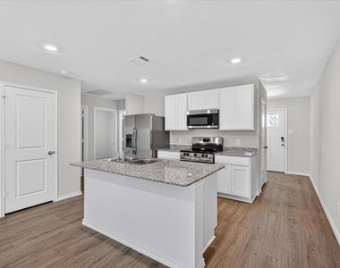 1818 Potomac Lane - Photo Thumbnail 4