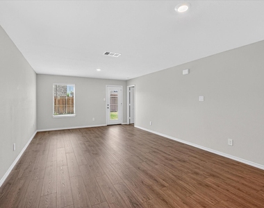 1818 Potomac Lane - Photo Thumbnail 8