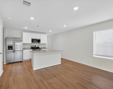 1818 Potomac Lane - Photo Thumbnail 3