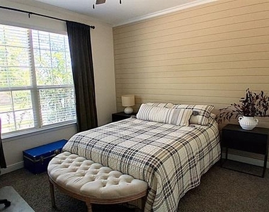 309 Clayton Street - Photo Thumbnail 8