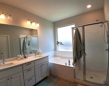 309 Clayton Street - Photo Thumbnail 4