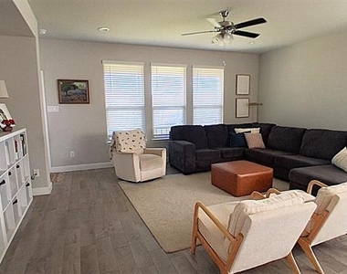 309 Clayton Street - Photo Thumbnail 16