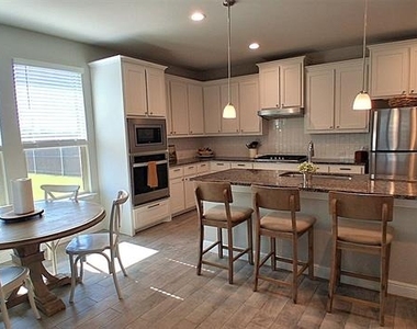 309 Clayton Street - Photo Thumbnail 12
