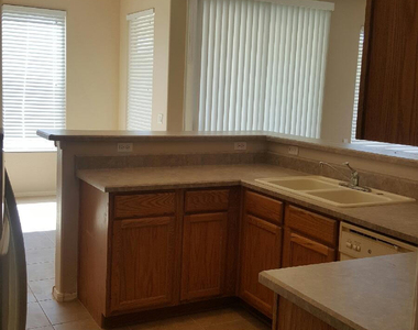 12629 W Hollyhock Drive - Photo Thumbnail 2