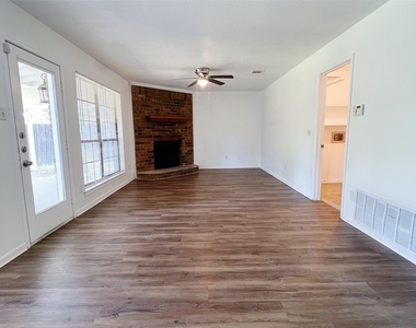 616 Valley Spring Drive - Photo Thumbnail 11