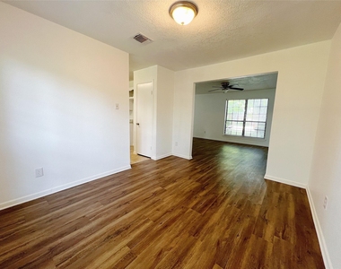 616 Valley Spring Drive - Photo Thumbnail 6