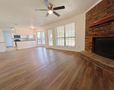 616 Valley Spring Drive - Photo Thumbnail 12