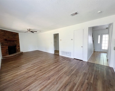616 Valley Spring Drive - Photo Thumbnail 10
