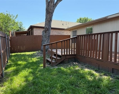 10239 Blackjack Oaks Drive - Photo Thumbnail 22