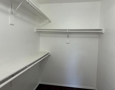 10239 Blackjack Oaks Drive - Photo Thumbnail 18