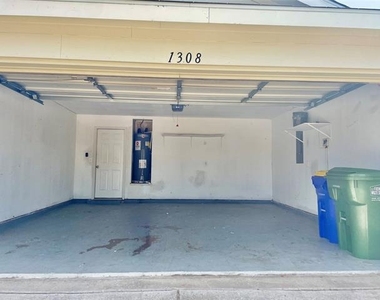 1308 Wenatchee Drive - Photo Thumbnail 24