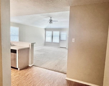 1308 Wenatchee Drive - Photo Thumbnail 6