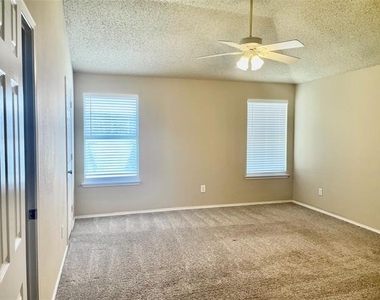 1308 Wenatchee Drive - Photo Thumbnail 14