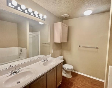 1308 Wenatchee Drive - Photo Thumbnail 15