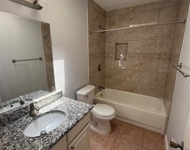 2105 Maplewood Trail - Photo Thumbnail 11