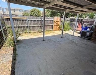 2105 Maplewood Trail - Photo Thumbnail 15