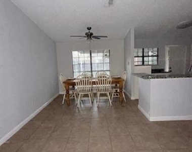2105 Maplewood Trail - Photo Thumbnail 5