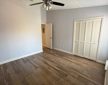 2105 Maplewood Trail - Photo Thumbnail 13