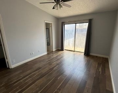 2105 Maplewood Trail - Photo Thumbnail 7