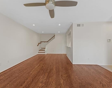 7640 W Greenway Boulevard - Photo Thumbnail 11