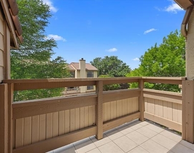 7640 W Greenway Boulevard - Photo Thumbnail 10