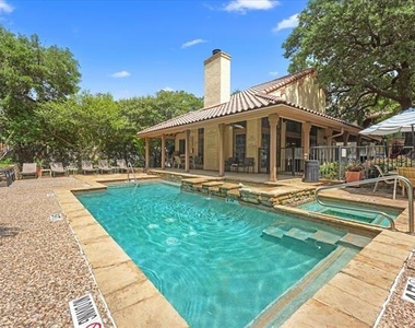 7640 W Greenway Boulevard - Photo Thumbnail 18