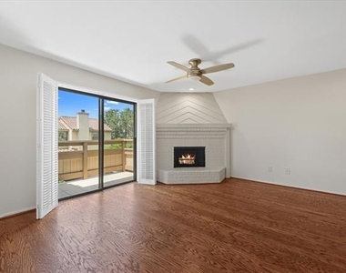 7640 W Greenway Boulevard - Photo Thumbnail 2