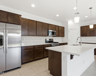 3810 N 101st Drive - Photo Thumbnail 7