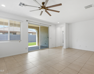 3810 N 101st Drive - Photo Thumbnail 4