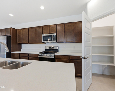 3810 N 101st Drive - Photo Thumbnail 10