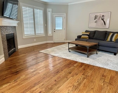 2050 Garden Crest Drive - Photo Thumbnail 7