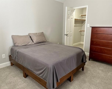 2050 Garden Crest Drive - Photo Thumbnail 12