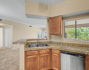 15095 N Thompson Peak Parkway - Photo Thumbnail 10