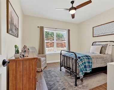38 Lone Oak Boulevard - Photo Thumbnail 16