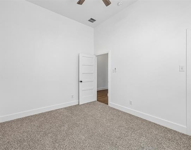 1506 Calcot Lane - Photo Thumbnail 24