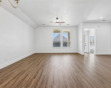 1506 Calcot Lane - Photo Thumbnail 11