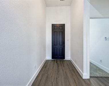 1506 Calcot Lane - Photo Thumbnail 13