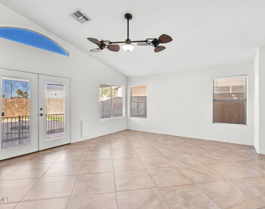 1638 E Barbarita Avenue - Photo Thumbnail 6