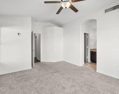 1638 E Barbarita Avenue - Photo Thumbnail 15