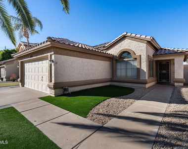 1638 E Barbarita Avenue - Photo Thumbnail 2